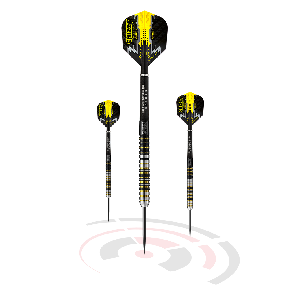 Das Bild zeigt drei Steeldarts mit schwarzen und gelben Flights, auf denen "CHIZZY" steht. Die Darts stehen aufrecht über einem stilisierten Ziel mit roten und schwarzen Kreisen.